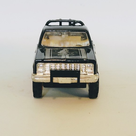 Vintage 1980's 4x4 Chevy Pickup Truck With Pullback Release And Working Doors. - Picture 3 of 7